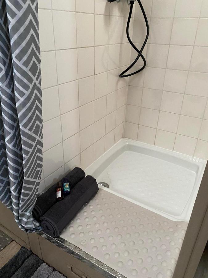 Appartement marinier dans Péniche Louise Michel Douai Esterno foto